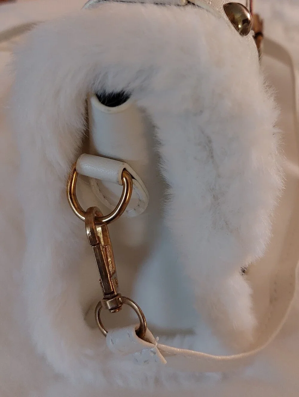 HELLO KITTY- White Faux Fur Handbag with Red Bow Accent